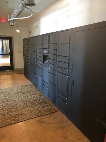 24/7 Package lockers